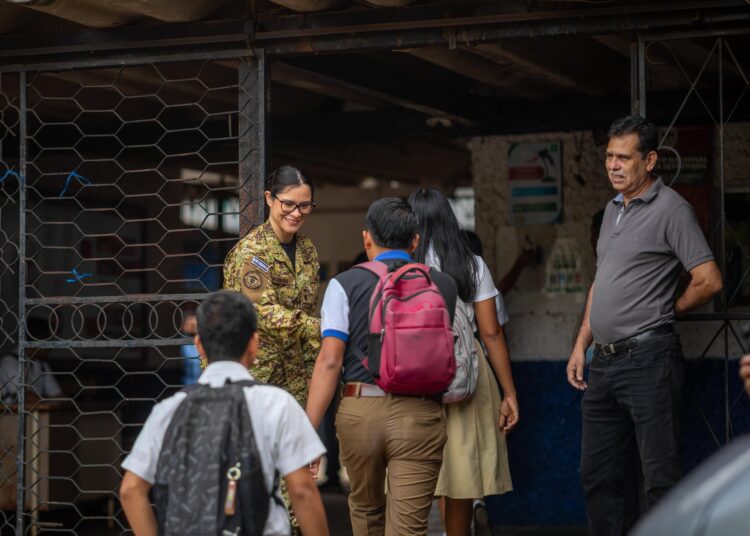Ministra de Educación implementará Reglamento de Cortesía Escolar