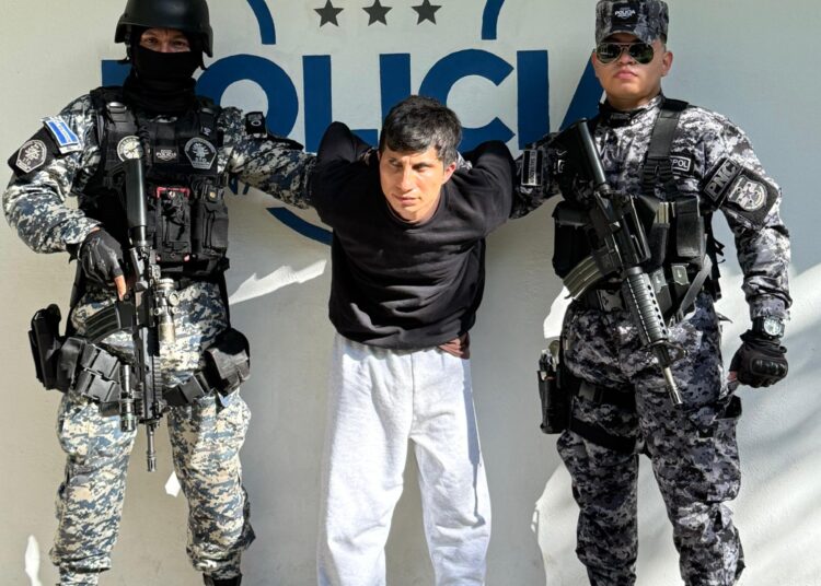 Regresan de EE.UU. a sujeto que huía por violar a un niño en Morazán