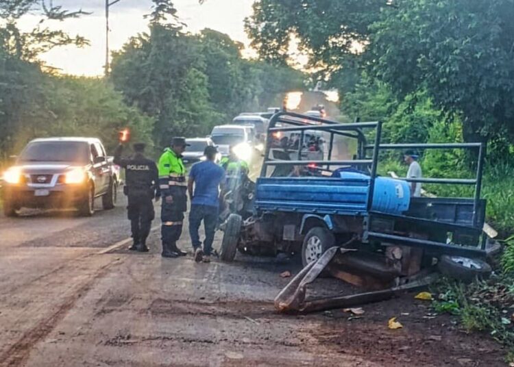 Cuatro personas resultan lesionadas en accidente de tránsito en Ahuachapán 