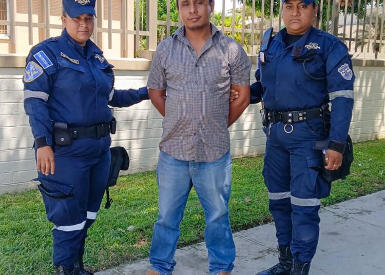 Capturan a motorista de bus que atropelló a dos jóvenes: uno falleció al instante