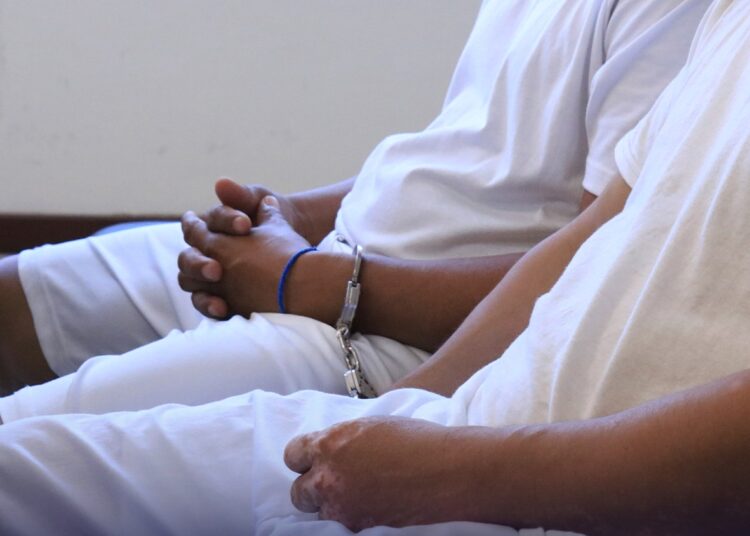 Detención contra dos sujetos acusados de estafar en redes sociales 