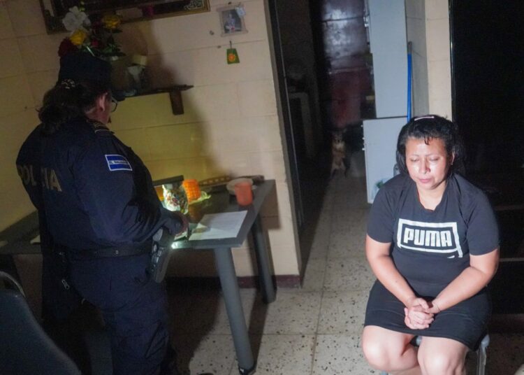 Operativo policial deja varios pandilleros capturados 