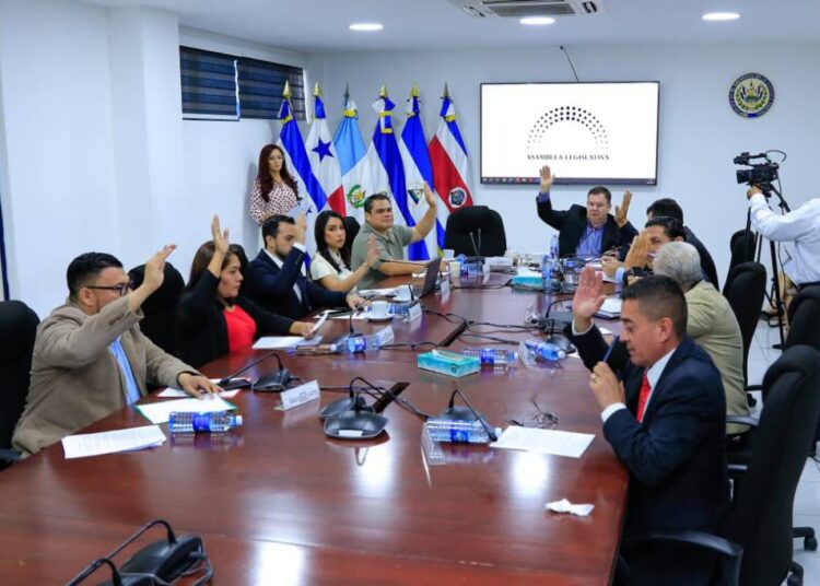 Comisión de Hacienda aprueba incorporación de $80 millones al FINET para el sector energético