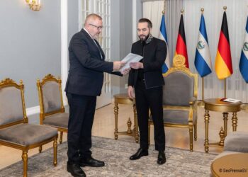 Embajador de Alemania en El Salvador presenta cartas credenciales al presidente Bukele 