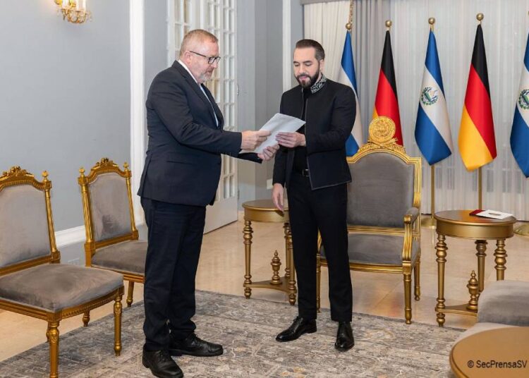 Embajador de Alemania en El Salvador presenta cartas credenciales al presidente Bukele