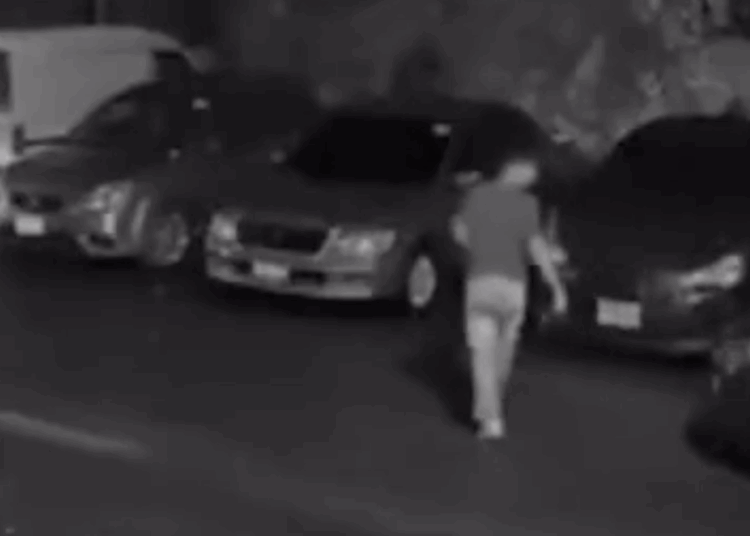 Capturan a sujeto por robar partes de carros en Soyapango