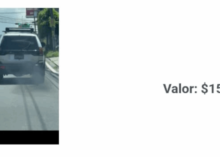 Multan a conductor por circular con sistema de emisiones en mal estado