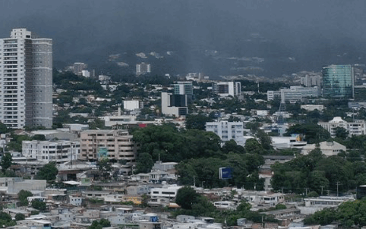 MARN prevé incremento en la nubosidad y lluvias en el país