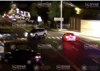 Conductor hace giro indebido y atropella a una mujer en paso peatonal frente al Hospital Militar