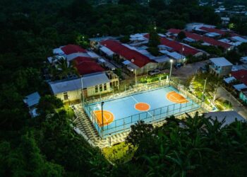 Obras Municipales entrega parque renovado en San Vicente 