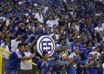 FIFA multa a la Fesfut y ordena restricción en partido contra Panamá 