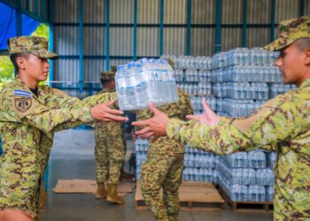 Más de 500 familias de Santa Tecla son abastecidas con agua potable 
