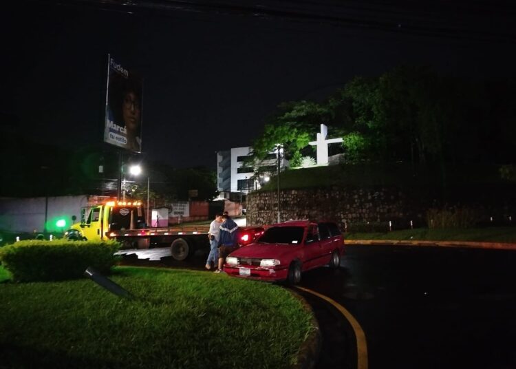 Accidente de tránsito deja tres personas lesionadas