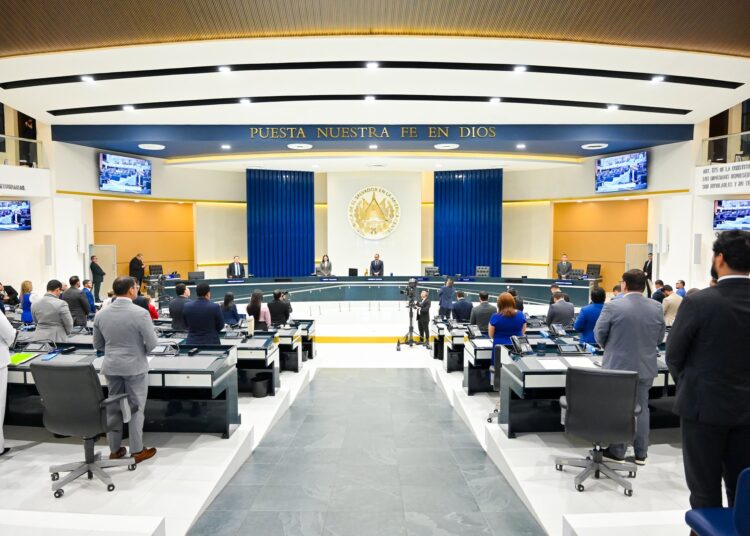 Asamblea avala disposiciones para avances en energía ejecutados por la CEL 