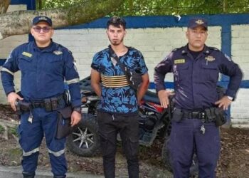 Motociclista atropella a mujer en Chalatenango Sur y es capturado por no portar licencia