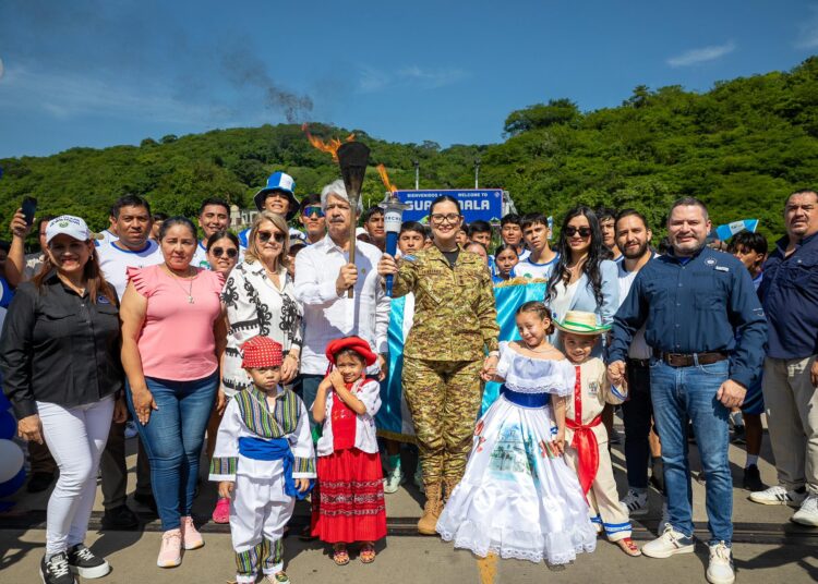 Ministra de Educación participó en ceremonia de traspaso de la Antorcha Centroamericana
