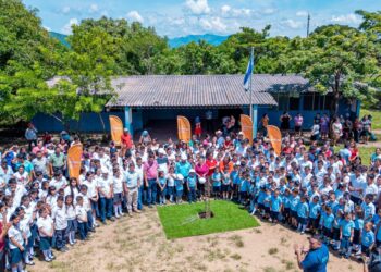 Gobierno inicia la reconstrucción del Centro Escolar Cantón Los Toles en Ahuachapán