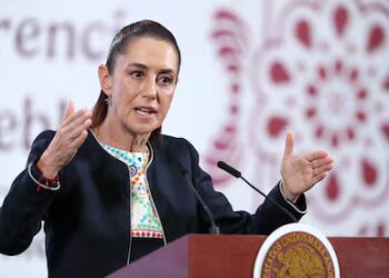 Congreso peruano declara persona no grata a presidenta de México por apoyo a Pedro Castillo 