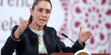 Congreso peruano declara persona no grata a presidenta de México por apoyo a Pedro Castillo 