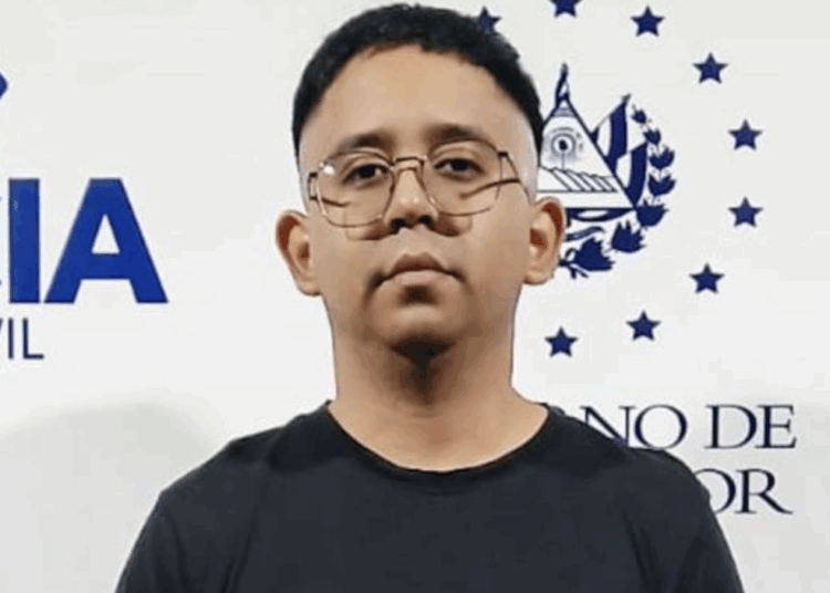 Capturan a hombre que hurtó un celular y gestionó crédito bancario por más de $7,000 