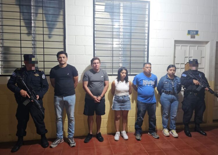 Capturan al presunto autor del homicidio en Coatepeque y a cuatro supuestos cómplices