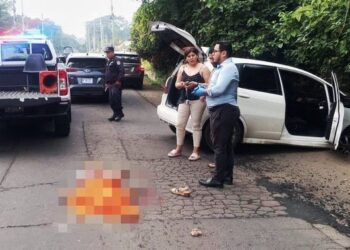 Adulta mayor pierde la vida tras ser atropellada en carretera a Sonzacate