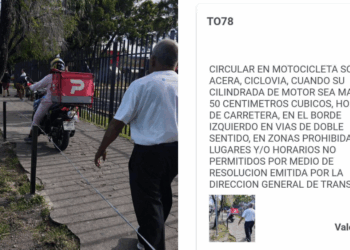 Motociclista deberá pagar multa de $150 por invadir la acera peatonal 