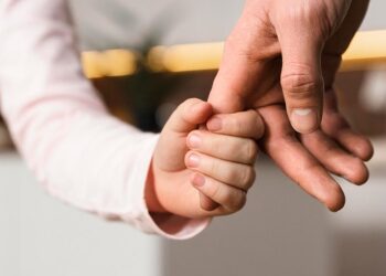 Gobierno de El Salvador desmiente aprobación de ley que obligue a pruebas de ADN para registro de hijos