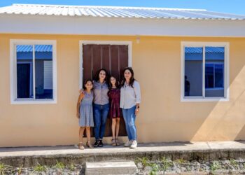 Ministra de Vivienda entrega proyecto habitacional a familias de San Miguel 