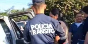 Detienen a conductora que atropelló a padre e hijos