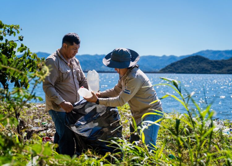 CEL continúa jornadas de limpieza en el Cerrón Grande
