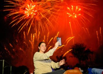 Miles de turistas disfrutan de la Villa Navideña en el Centro Histórico