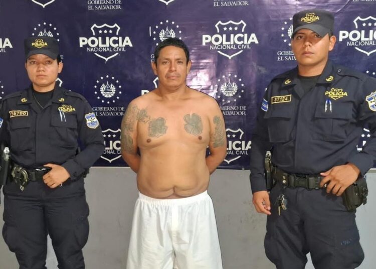 Capturan a pandillero que modificó sus tatuajes para evadir la justicia