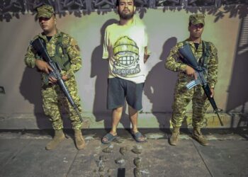 Fuerza Armada ubica a sujeto con drogas para vender