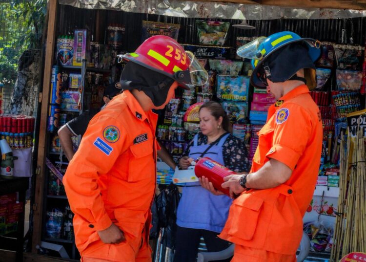 Bomberos redoblan inspecciones en ventas de pólvora 