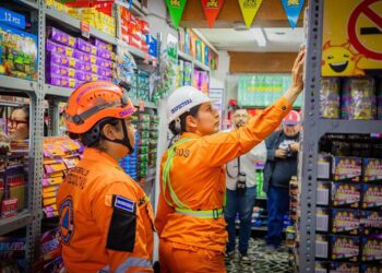 Gobierno supervisa ventas de pólvora para garantizar seguridad en fin de año