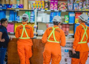 Bomberos inspeccionan Industrias El Taurino por manejo de pirotecnia