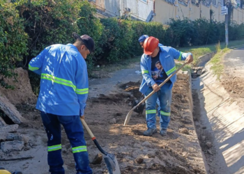 ANDA repara fuga de agua potable en calle a Mariona