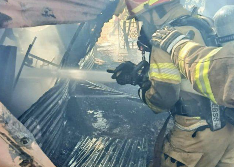 Bomberos sofocan incendio en vivienda de San Pedro Masahuat