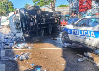 Múltiple colisión deja cinco lesionados en La Libertad