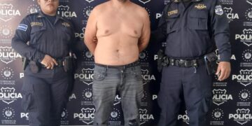 Conductor ebrio es capturado tras causar fuerte accidente