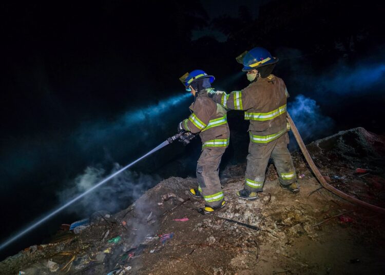 Cuerpo de Bomberos sofoca incendio en predio de Ciudad Delgado