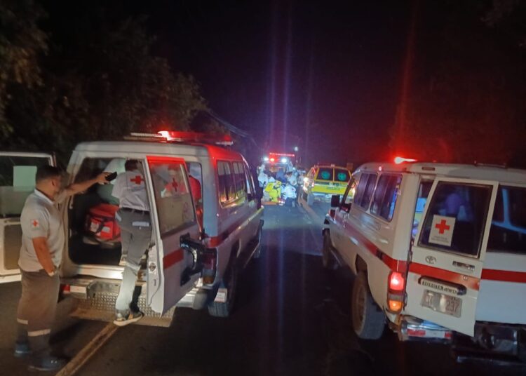 Motociclista resulta lesionado en fuerte accidente