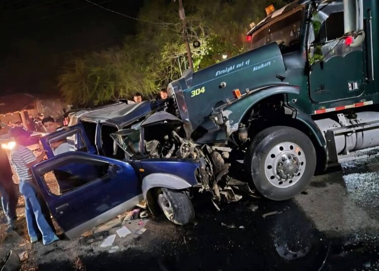 Varios lesionados en fuerte accidente de tránsito 
