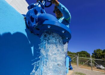 DOM entrega moderno sistema de agua potable en Nahuizalco 