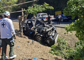 Un fallecido y dos heridos tras violento choque en Cuscatlán