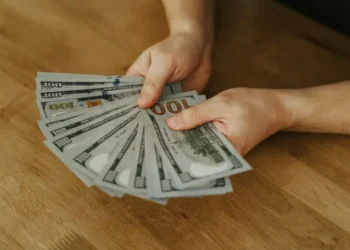 Presidente Bukele presenta «Ley Quincena 25»