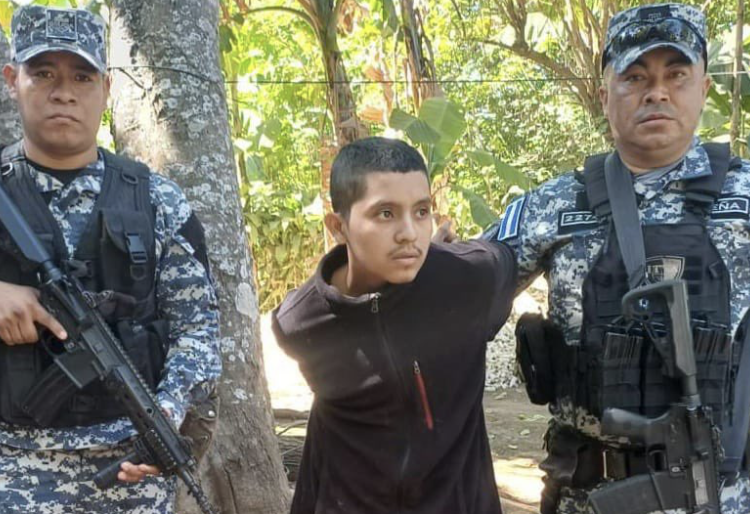 Capturan a joven por atacar con un corvo a su tío