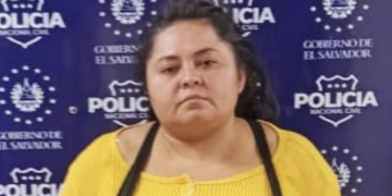 Capturan a mujer por atacar a su esposo con una cuma