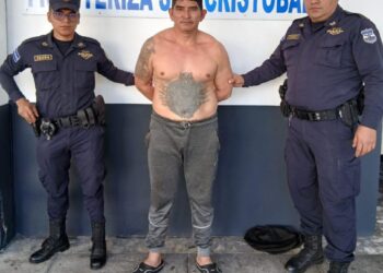Capturan a pandillero que intentó ocultar sus tatuajes en Santa Ana